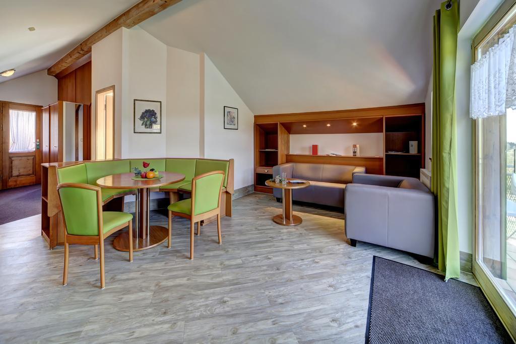 Village Hotel Bayerischer Wald Neukirchen  Phòng bức ảnh